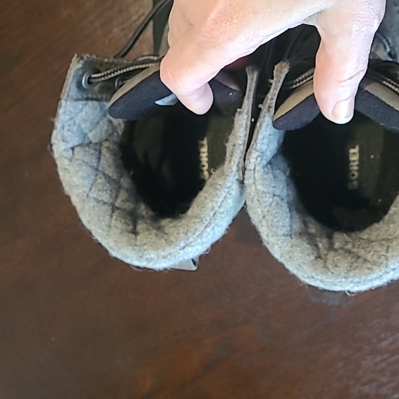 SOREL lace up waterproof Out n About gray boots excellent condition made well EC - Picture 7 of 15